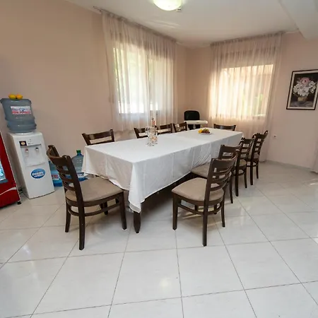 ゲストハウス Drecheva 2*